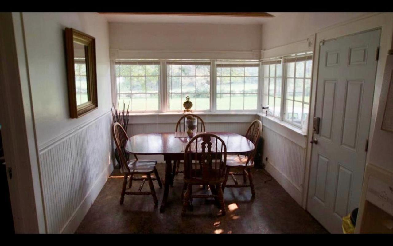 Country House On 1 Acre 4 Beds Great For Events Or A Quiet Weekend! Independence Bagian luar foto